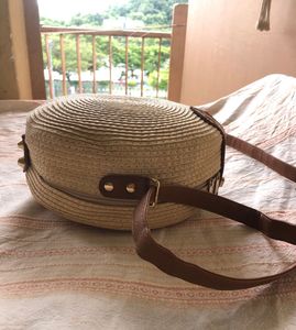 Round Straw Crossbody Bag