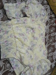 butter yellow top