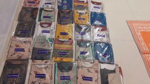 Dely Wear Kurti 40 PIECES Available