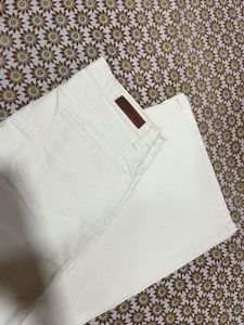 white jeans never worn