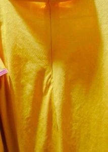 Shoulder Cut Top 👚