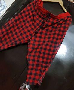 Red &amp; Black Check Print Capri Lower For 40 Waist