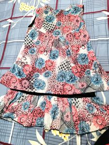 Beautiful Floral Top 🌸💕