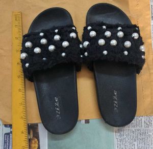 Stylish Black Pearl Slides