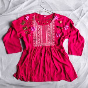 Pink Embroidered Top🌸💗