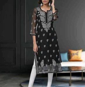 Elegant Black Embroidered Kurta With Inner