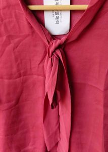 Beautiful Knot Style Top