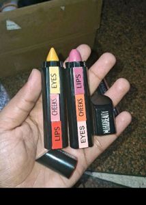 Beauty Combo Pack Of 18 Items