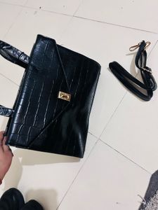 Women Reptilian Pattern Satchel with Detachable St