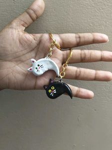 🖤Yin Yang🤍 Kitty Pair Of Keychains