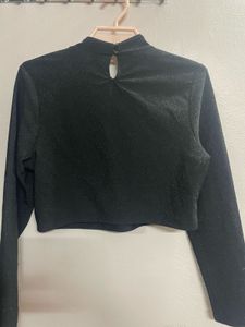 H&amp;M Cropped Cut Out Top
