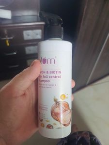 Plum onion &amp; biotin hairfall shampoo