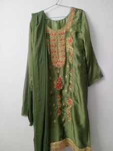 Unused Embroidered Kurta Set new hai tailor ne fit