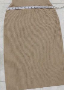 Beige Knit Midi Skirt 30-32