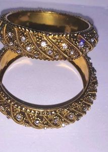 Gold Tone Rhinestone Bangle Set