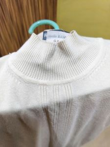 Bottelneck Off-white Top