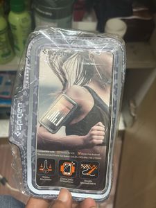 Spigen Armband