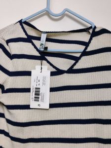 Korean Find: V Neck Striped Ribbed top