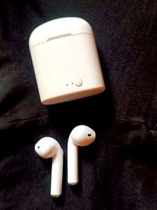 Dummy Airbuds