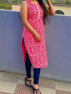 Women Pink Sleeveless Kurta