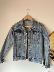 Denim Jacket - Stylish & Versatile