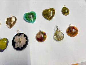 resin medium pendant