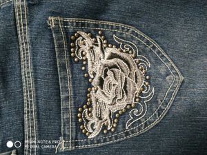 3/4 Jeans With Embroidery Pockets