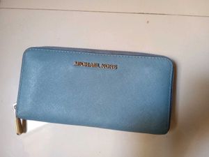Michael kors sling bag