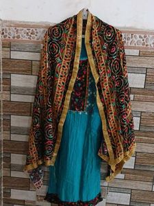 Embroidered kurta with dupatta