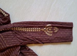 Brown Kurta with Golden Thread Embroidery !