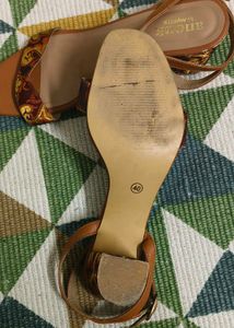 Maroon - Golden Toned Heel