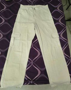 Beige Cargo Pants - Trendy &amp; Stylish