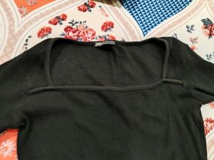 Zara Wide neck full sleeve black ribbed top