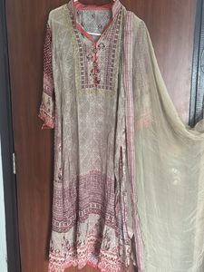 Elegant Pakistani Kameez &Dupatta