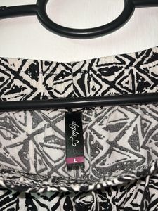 Patterned Black &amp; White Shorts