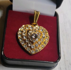Price Drop 🥳Heart Stone Locket