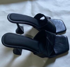 Lino Perros Black Heels