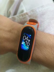 Offer ✨✨ Xiaomi Mi Band 4