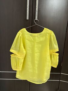 Chic Yellow Cut-Out Sleeve Top