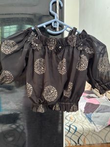 Black &amp;Golden Print Cold Shoulder Top,Ruffle Skirt