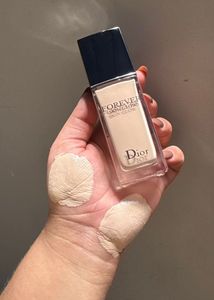 DIOR Forever Skin Glow 24h Hydrating Foundation