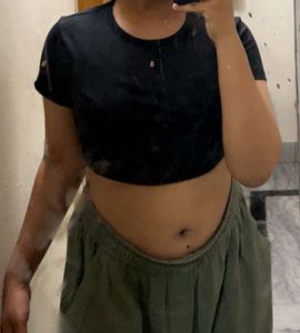 H&amp;M Black Crop Top
