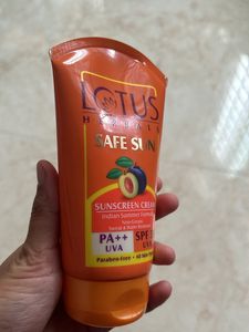 LOTUS SUNSCREAM SPF 30