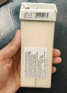 WHITE CHOCOLATE LIPOWAX WITH FREE WAX STRIPS