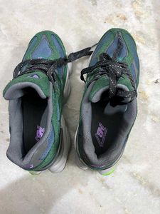 NEW BALANCE 9060 NIGHTWATCH GREEN UK 7.5