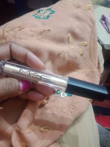 MAC Cosmetics Concealer