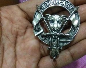 MacLeod Clan Crest Badge / Brooch in Pewter