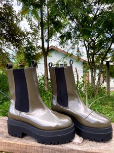 H&amp;M Chelsea Boots