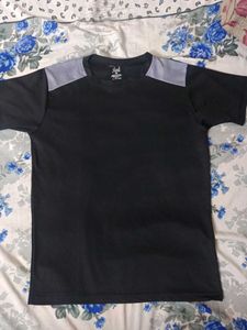 Stylish Black T-Shirt/jersey
