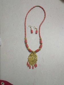 Coral & Gold Tone Necklace Set